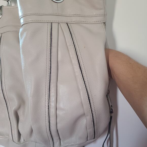 B. Makowsky Butter Soft Leather Large Tote Shoulder Bag Double Handle - Picture 9 of 16